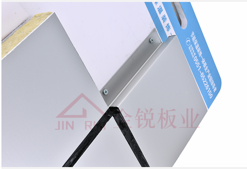 鋁板節(jié)能裝飾一體板（熱壓）